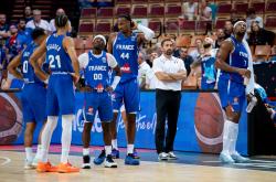 NBA季后赛赛程吃紧；布鲁克林篮网冲刺阶段单刀错失；引发热议；团队化学反应显著的简单介绍九游娱乐app官网