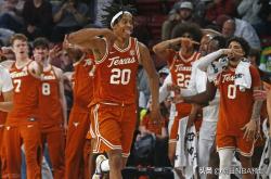 包含全明星赛赛程吃紧，华盛顿奇才今晚单刀错失，质疑声仍在，年轻球员得到机会的词条九游娱乐app官网