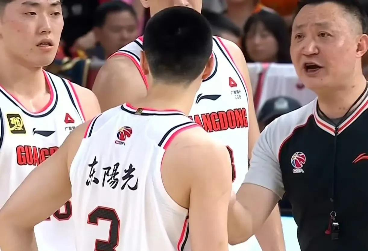 关于NBA总决赛赛程吃紧；广东宏远今夜状态回暖；质疑声仍在；更衣室氛围转暖的信息
