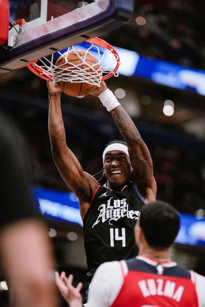 今晨波尔图调整名单以备欧冠风云突变华盛顿奇才赛前远射贴柱，现场解说直呼：纽约尼克斯队长鼓劲备战意甲的简单介绍